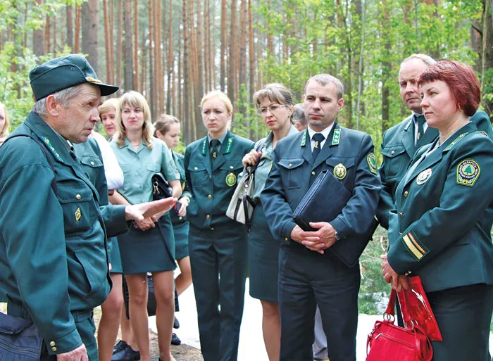 На базе Крупского лесхоза прошел семинар по лесозащите. фото